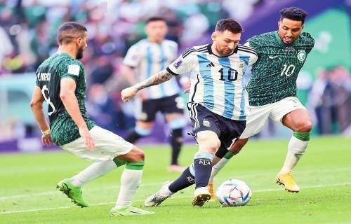 CBA杯战报：王哲林17分7板，上海111-72狂胜四川